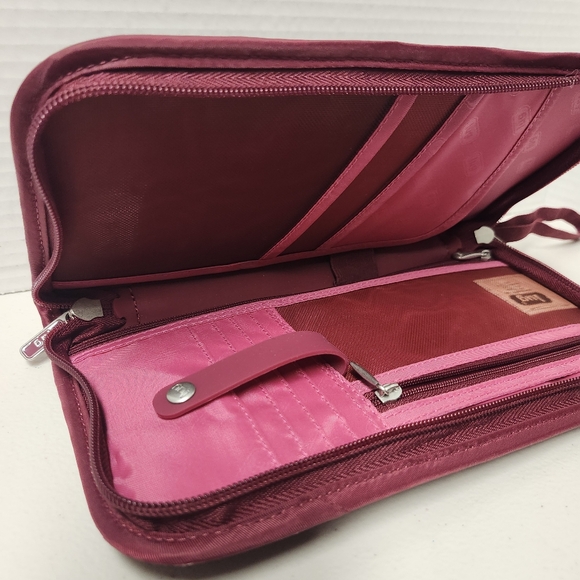 Lug Travel Wallet - Picture 5 of 5